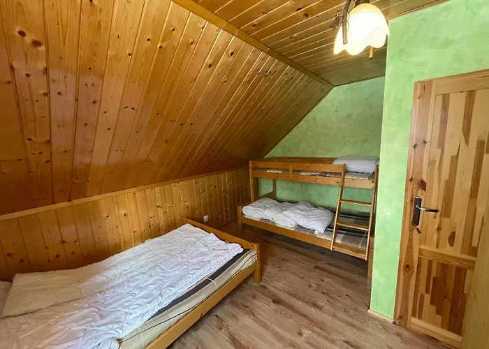 Jacowa בית נופש איסטבנה